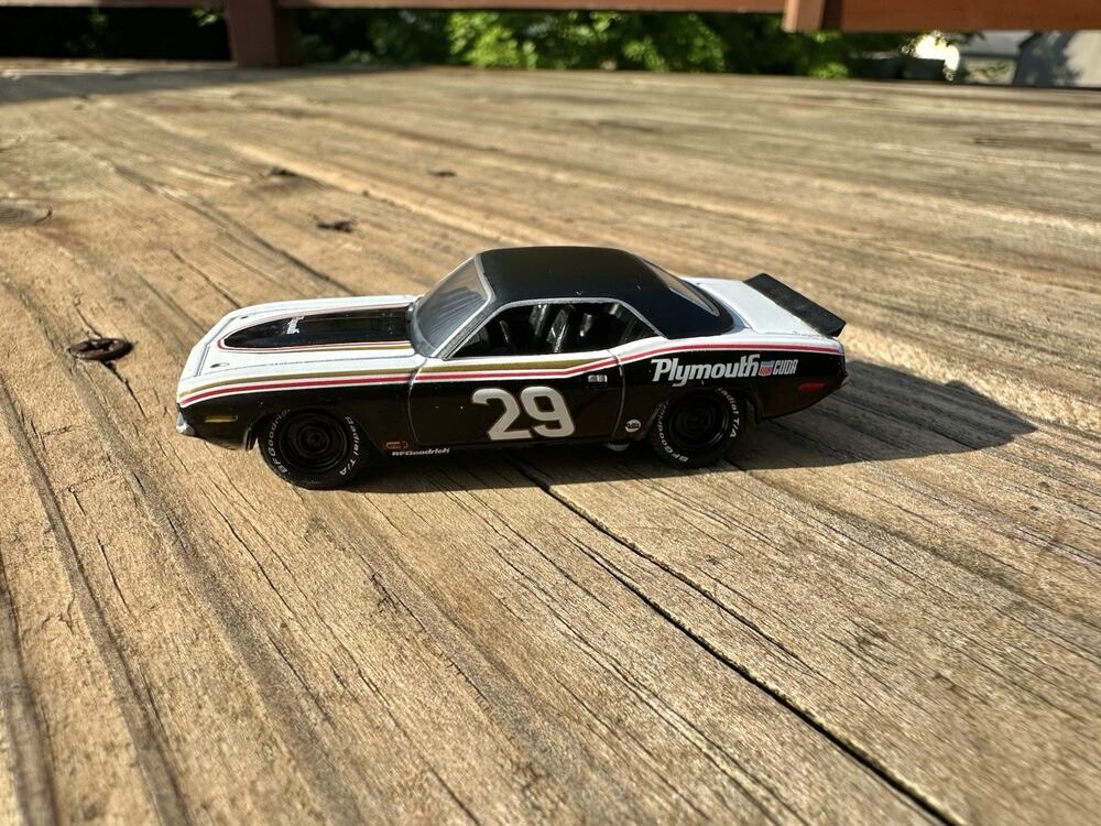 1/64 1970 70 PLYMOUTH BARRACUDA / CUDA ROAD RACER / Rubber Tire /